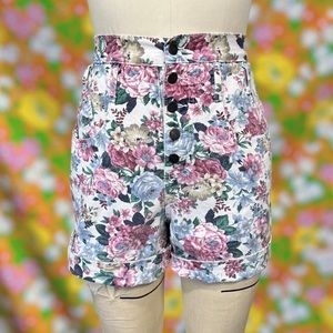 Breaker Vintage 90s high rise floral denim shorts size small